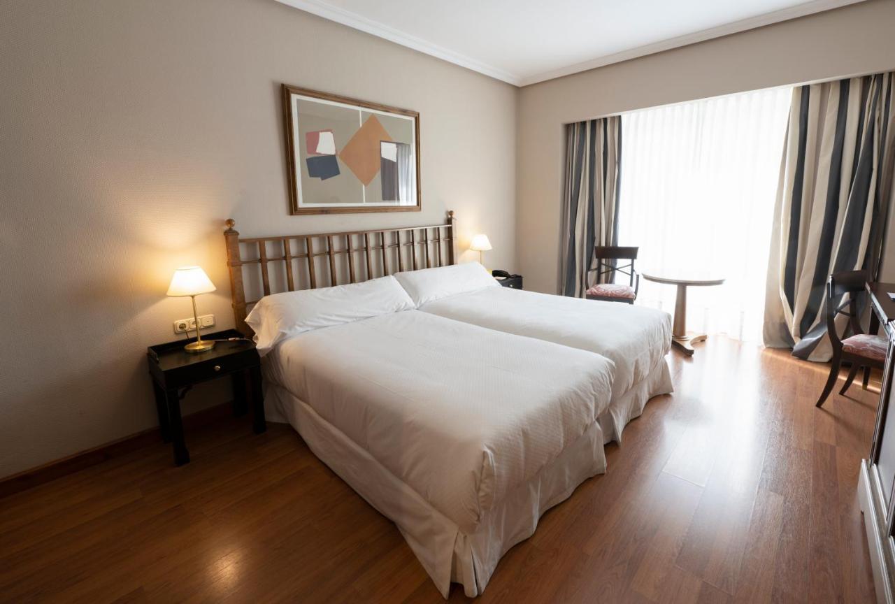 Barcelo Leon Conde Luna ภายนอก รูปภาพ