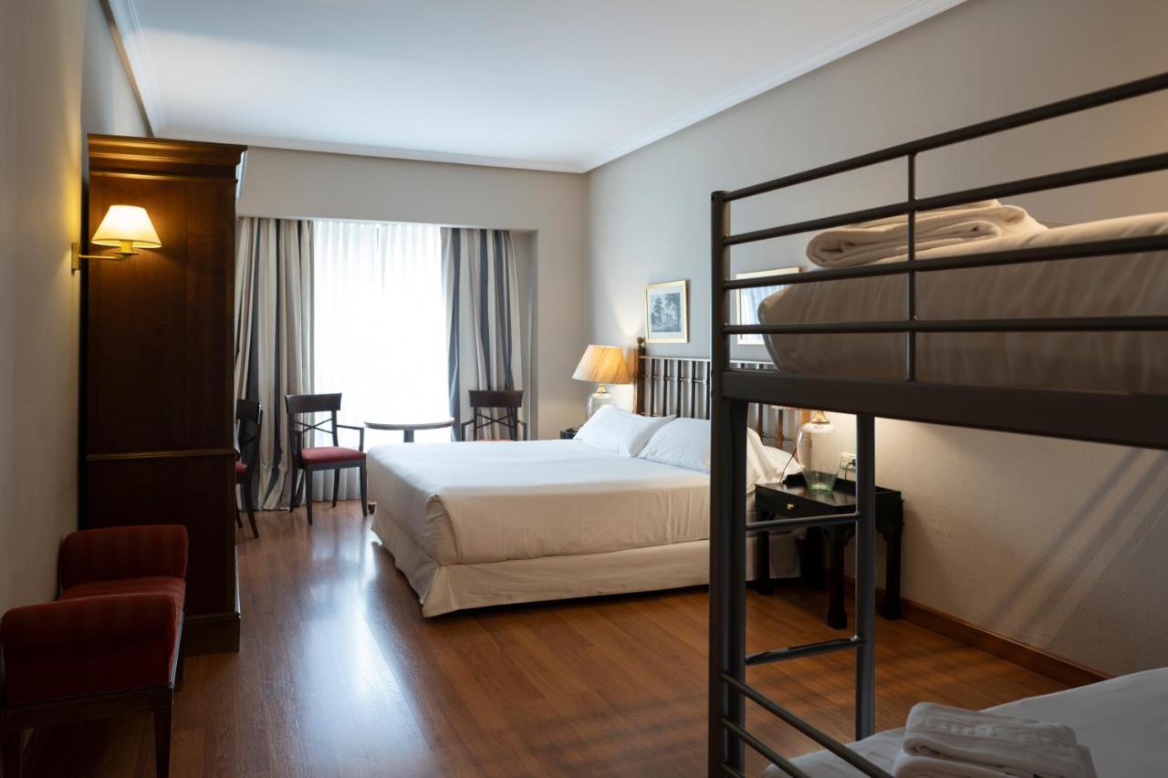 Barcelo Leon Conde Luna ภายนอก รูปภาพ